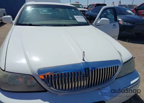 2007 Lincoln Town Car Signature Limited из США, поврежденный, VIN 1LNHM82W17Y606387
